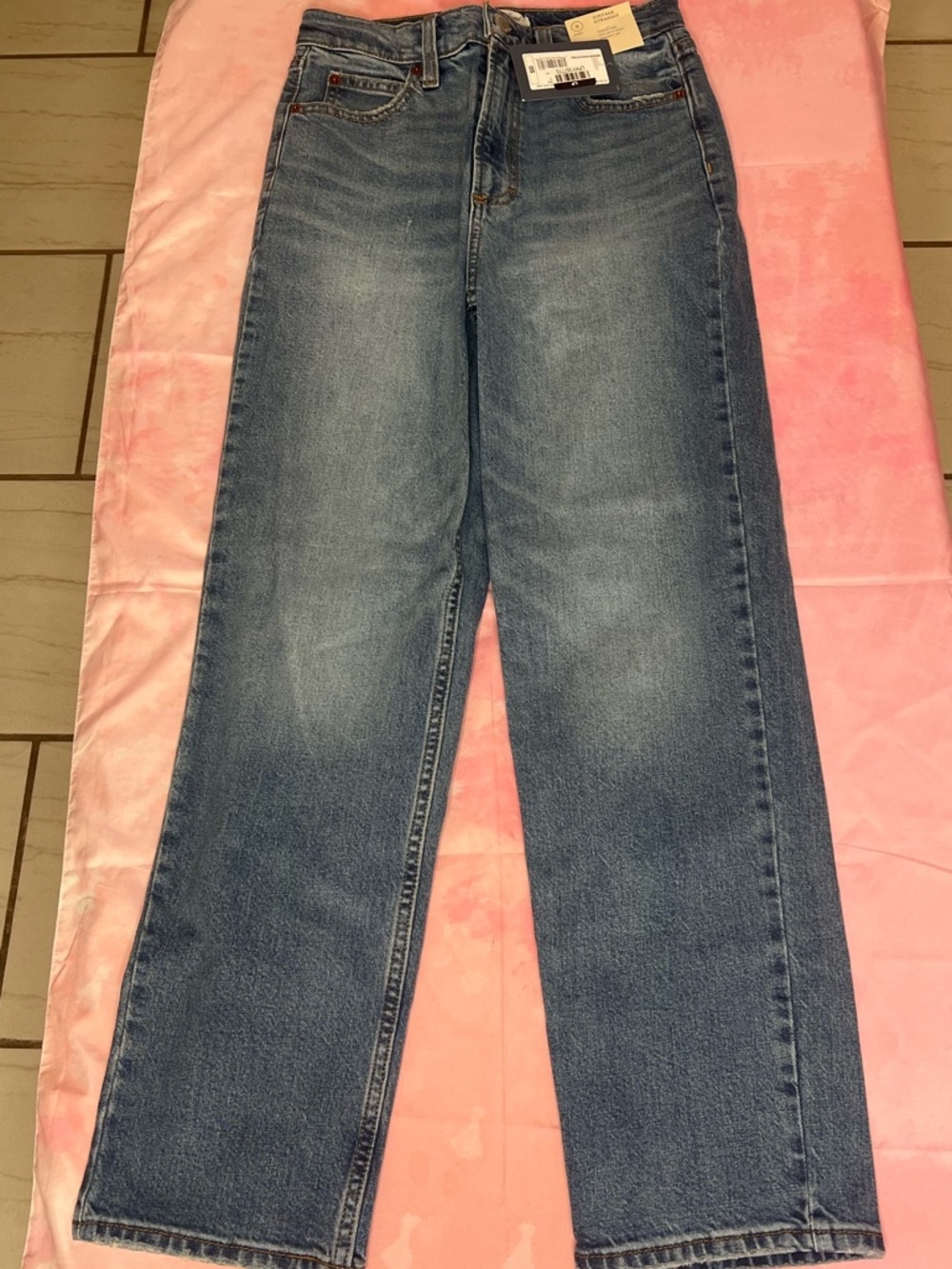 Women's Highest-Rise Vintage Straight Jeans Universal Thread Vintage Medium Wash - Picture 3 of 9